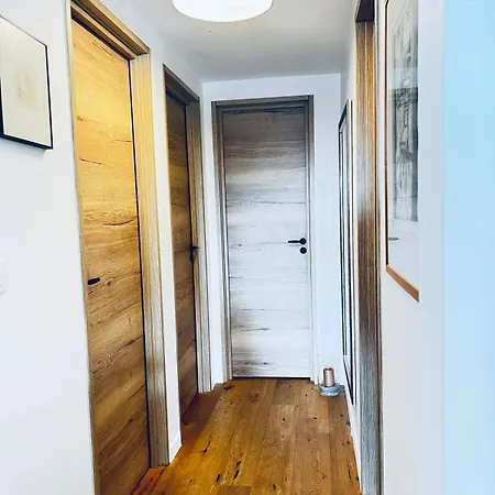 Chaleureux, Recemment Renove, Offrant Vue Imprenable Sur Les Montagnes *