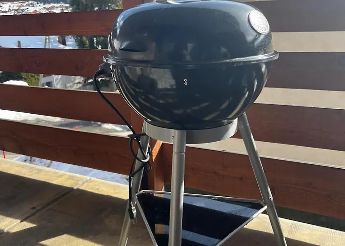 Chaleureux, Recemment Renove, Offrant Vue Imprenable Sur Les Montagnes