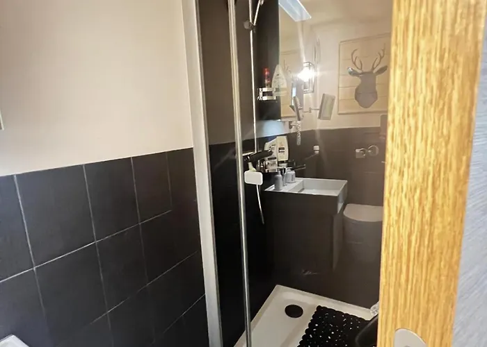 Chaleureux, Recemment Renove, Offrant Vue Imprenable Sur Les Montagnes فيربير