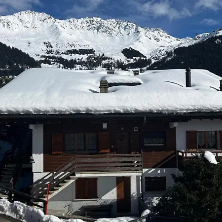 Chaleureux, Recemment Renove, Offrant Vue Imprenable Sur Les Montagnes דירה