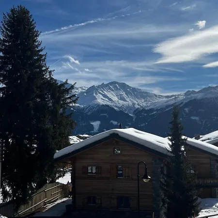 Chaleureux, Recemment Renove, Offrant Vue Imprenable Sur Les Montagnes דירה
